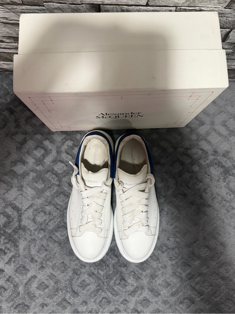 Alexander McQueen White Leather Sneakers with Blue Heel Patch - Picture 5 of 9